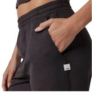 Vuori Boyfriend Jogger - sangria heather New with tags size large